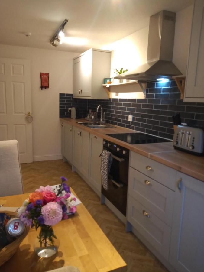 The Eaves, Glastonbury High Street 2 Bed 2 Bathroom Apartment Extérieur photo